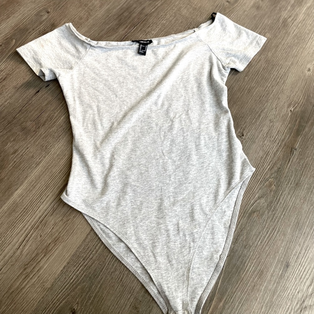 Forever 21 Gray Short Sleeve Off-Shoulder Bodysuit